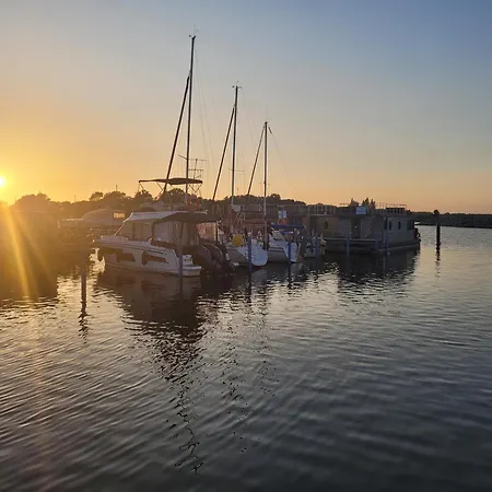 Floating - Schwimmende - Haus 5 Ferienhaus